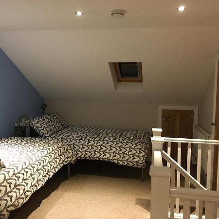 Derby Pride Park Private Ensuite Room- 2 Beds- Free Parking Exterior photo