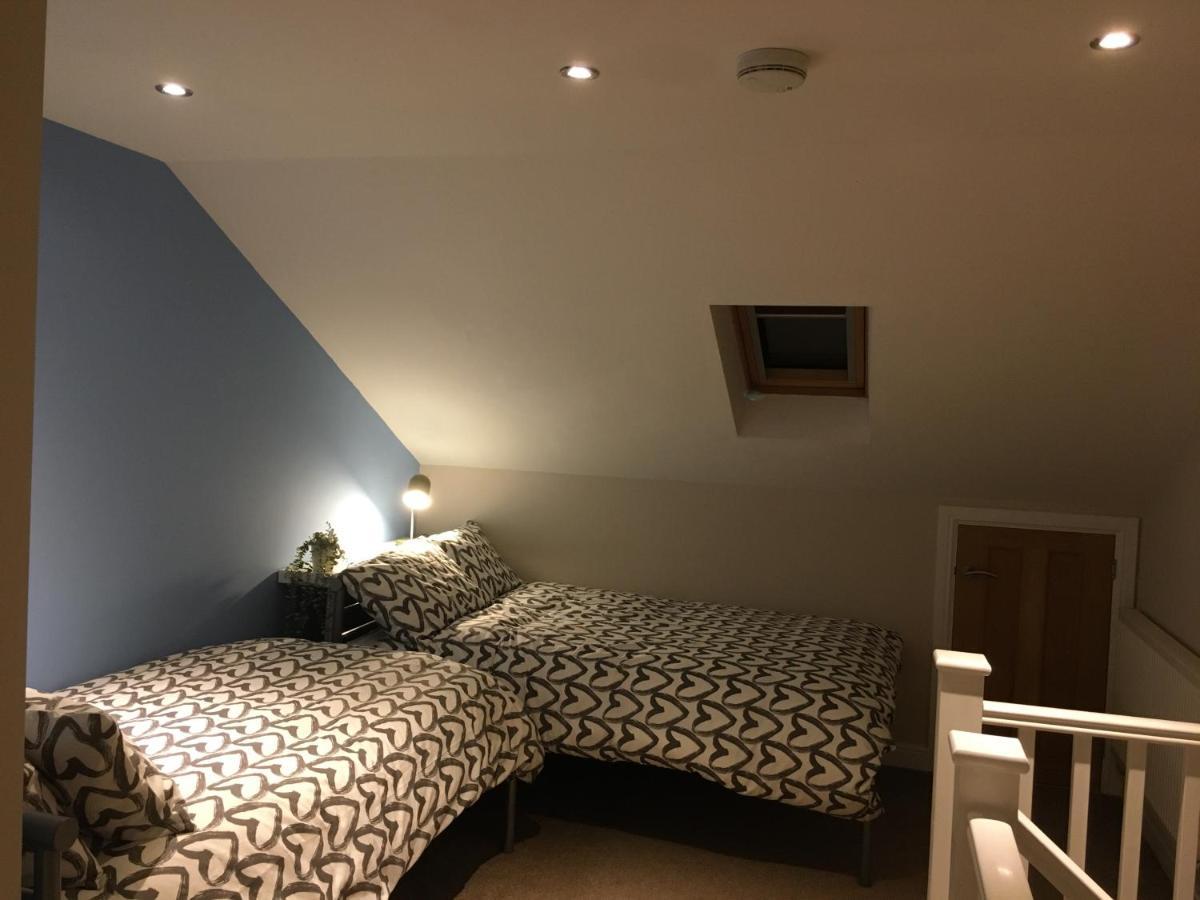 Derby Pride Park Private Ensuite Room- 2 Beds- Free Parking Exterior photo
