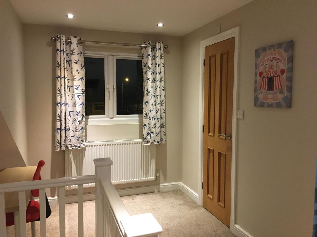 Derby Pride Park Private Ensuite Room- 2 Beds- Free Parking Exterior photo