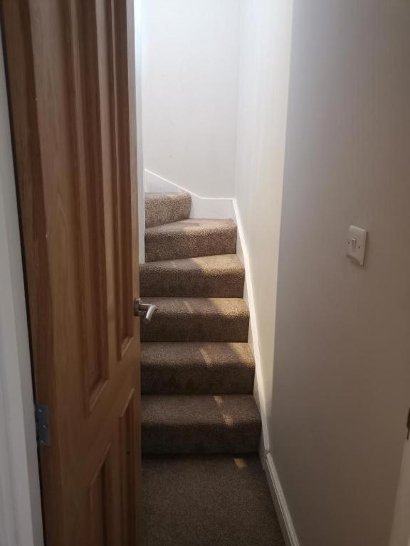 Derby Pride Park Private Ensuite Room- 2 Beds- Free Parking Exterior photo